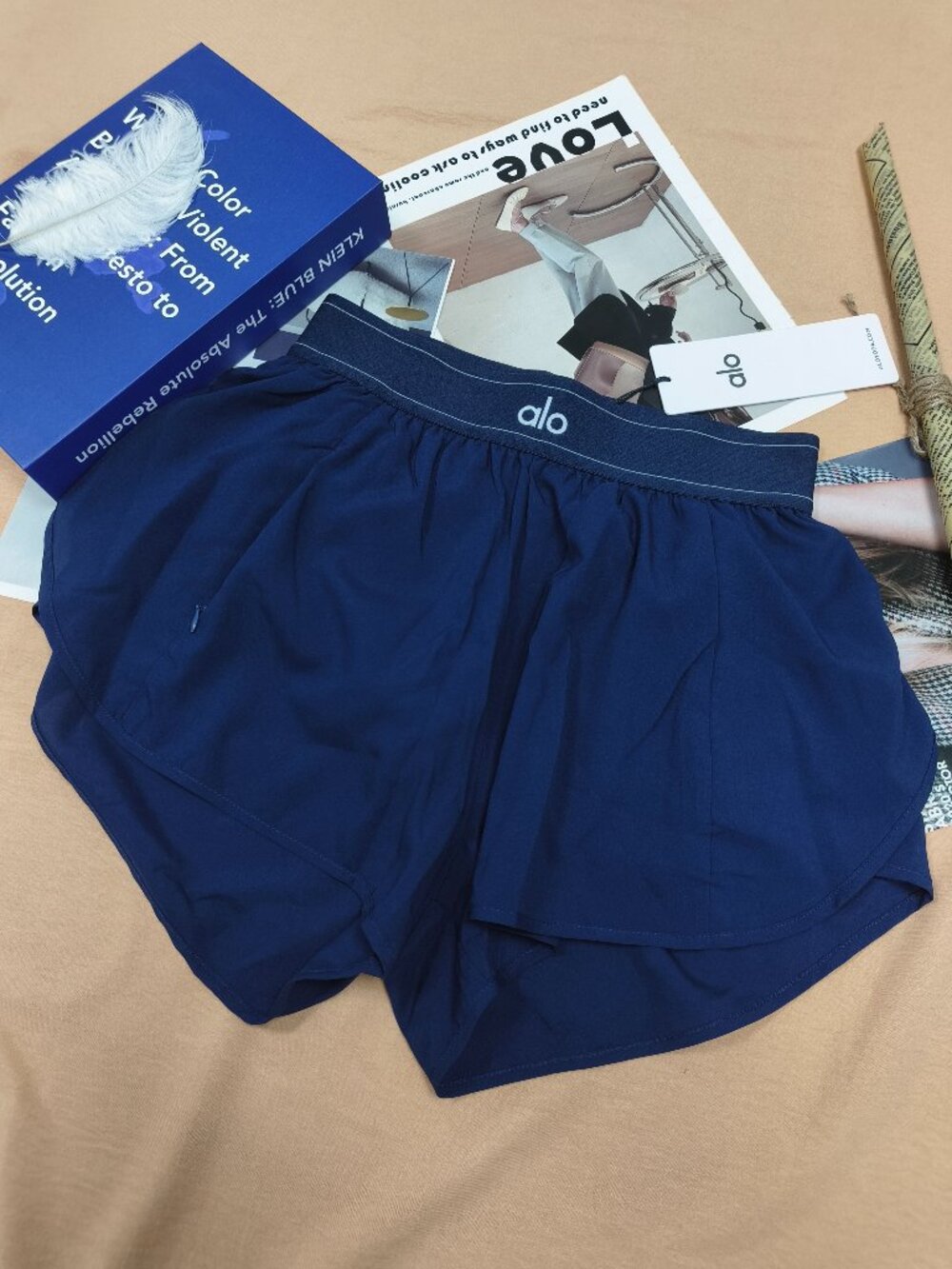 ALO Yoga Navy Versatile Athletic Short🎾Tennis Pickleball Gym Everyday Outfits🥗 - Picture 2 of 7